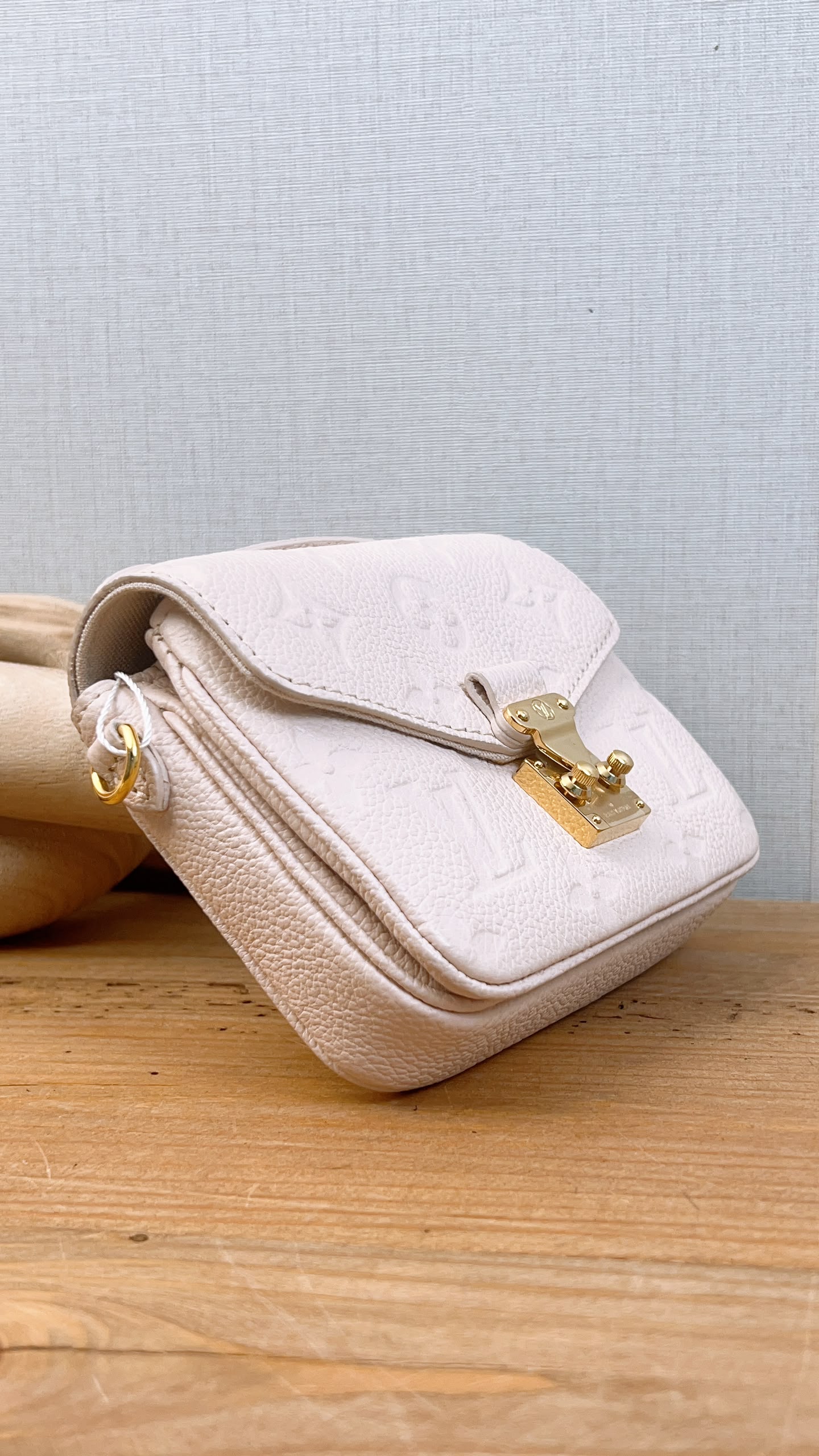 LV Creme Empreinte Micro Metis w Chain