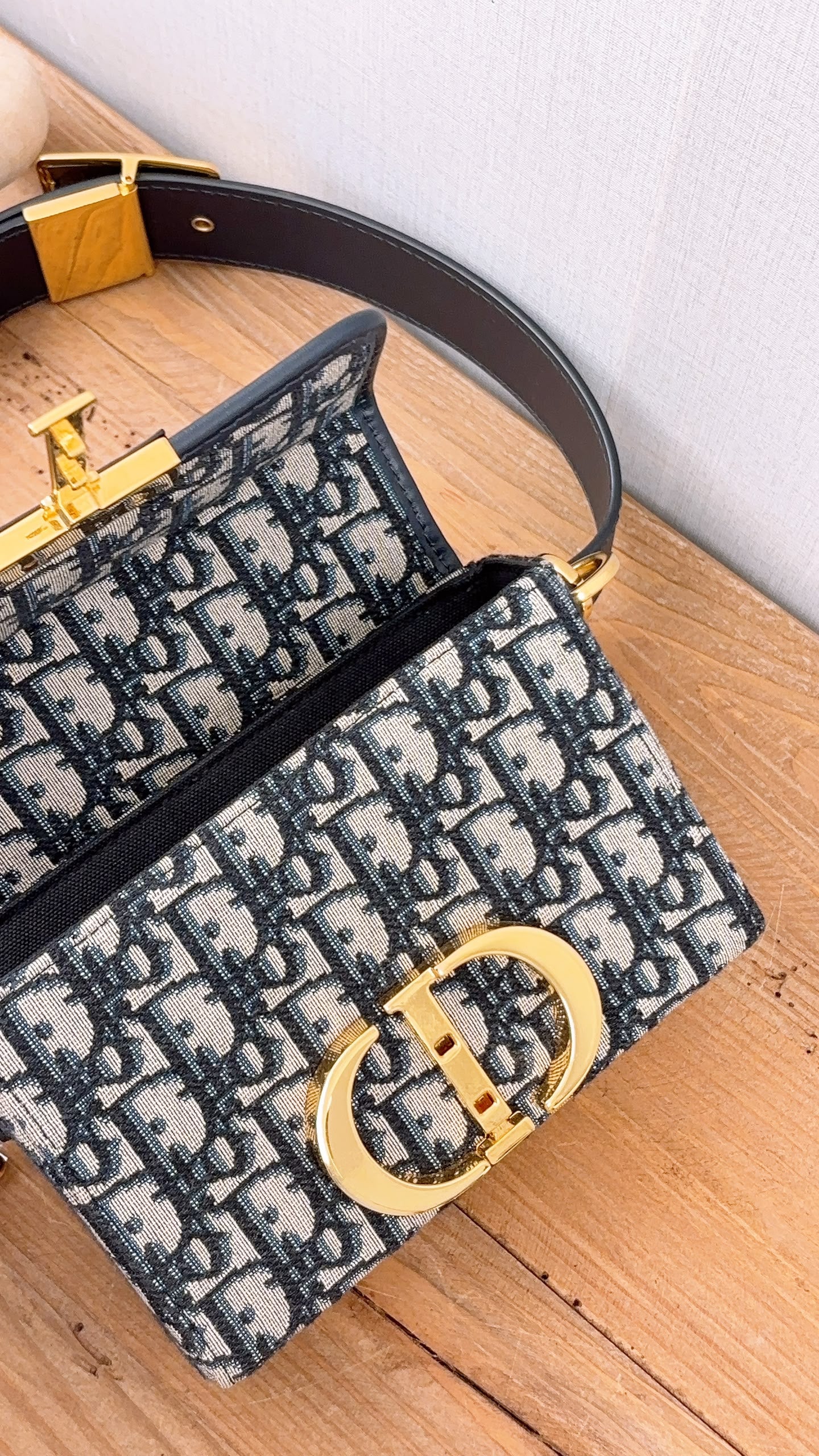 Dior Navy Oblique 30 Montaigne Box (GHW)
