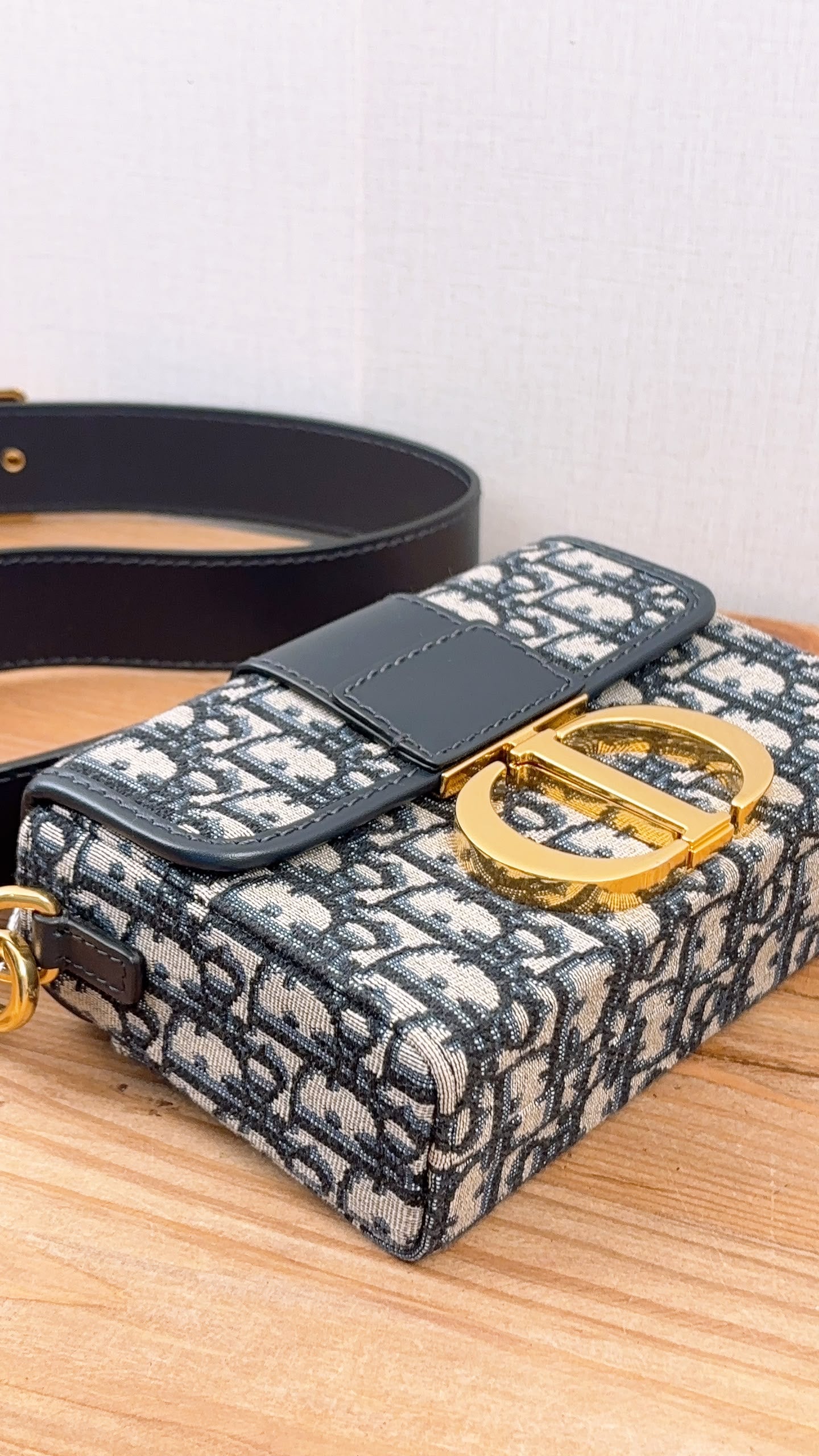 Dior Navy Oblique 30 Montaigne Box (GHW)