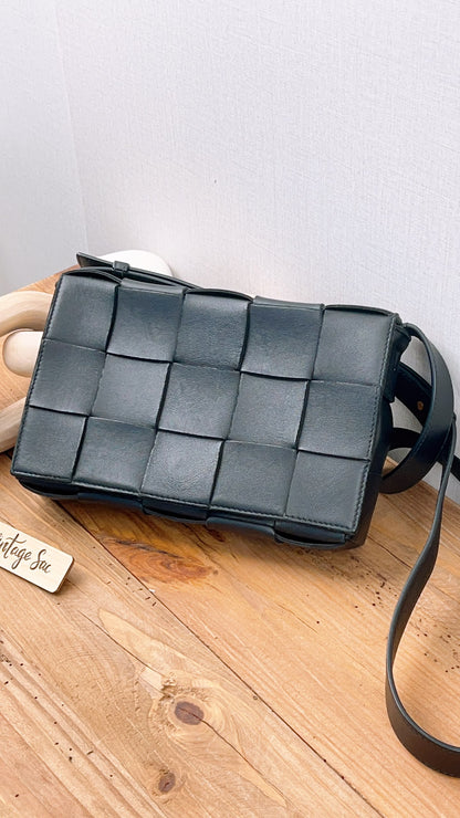 BV Black Intrecciato Casette