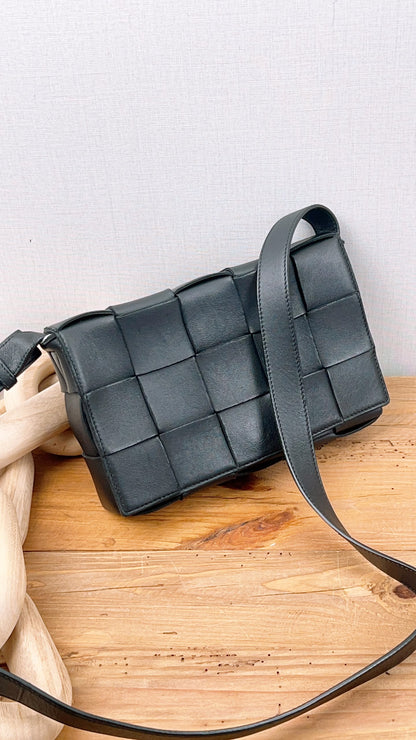 BV Black Intrecciato Casette