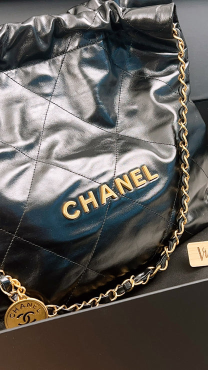 Chanel Black Calfskin Small 22 (GHW)