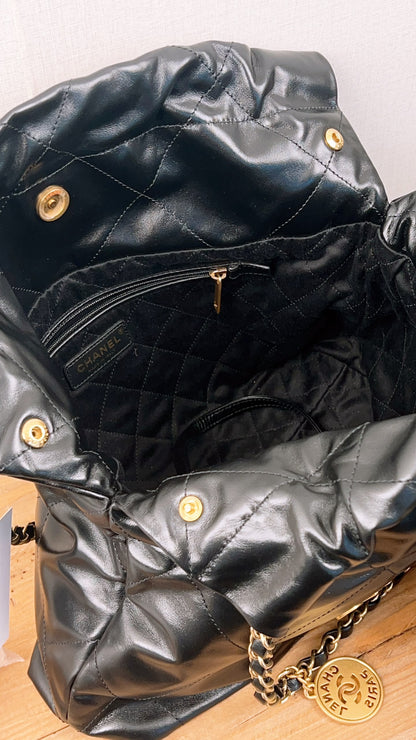 Chanel Black Calfskin Small 22 (GHW)