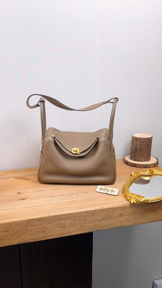 Hermes Etoupe Lindy 26 (GHW)
