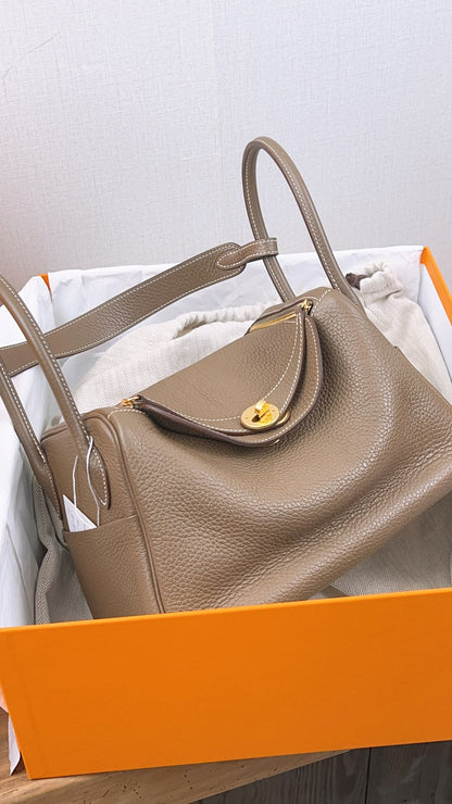 Hermes Etoupe Lindy 26 (GHW)