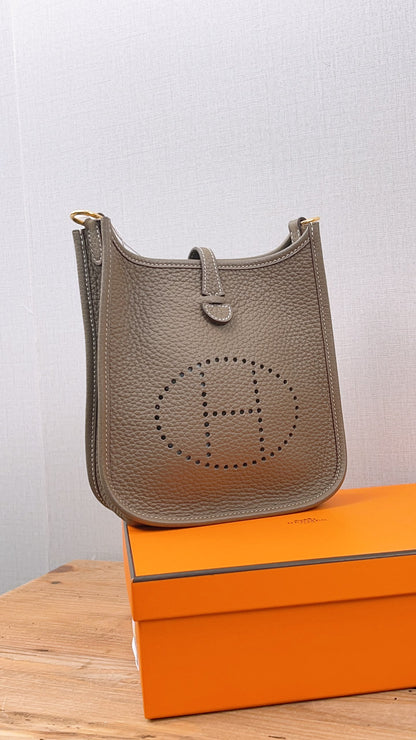Hermes Etoupe x Bleu Indigo Mini Evelyn (GHW)