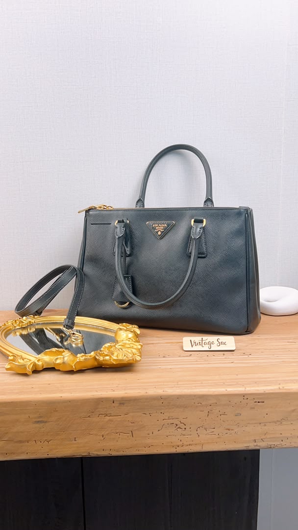 Prada Black Saffiano Medium Galleria