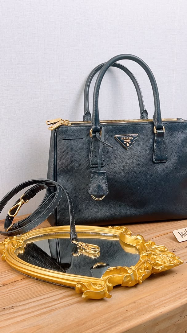 Prada Black Saffiano Medium Galleria
