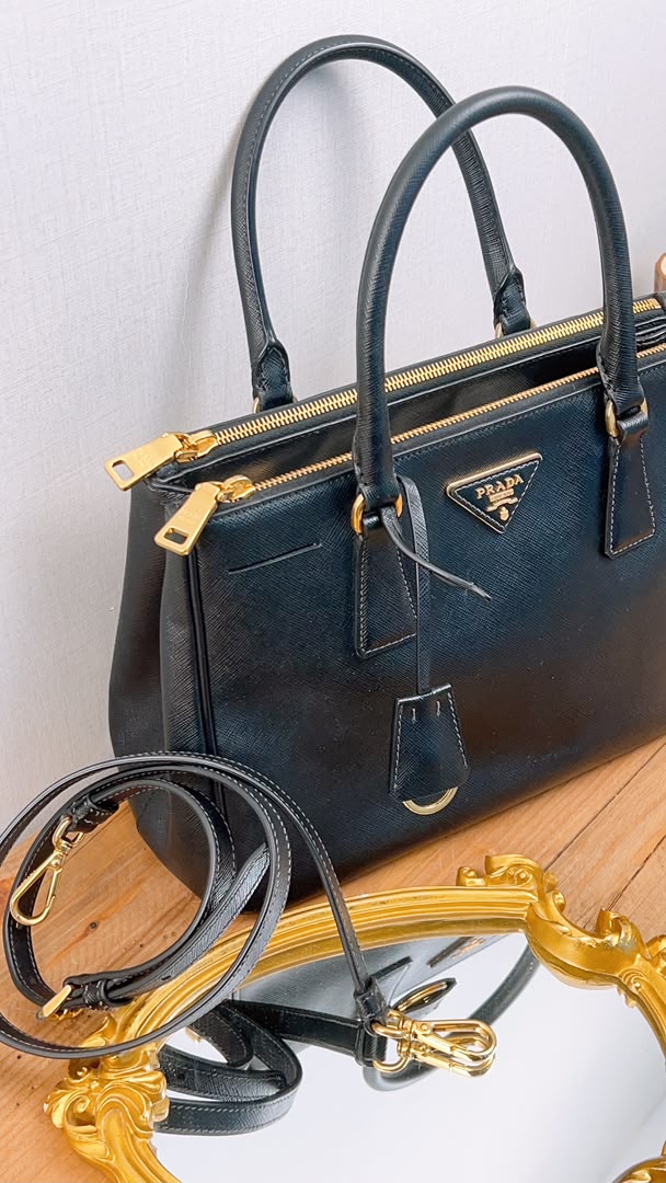 Prada Black Saffiano Medium Galleria