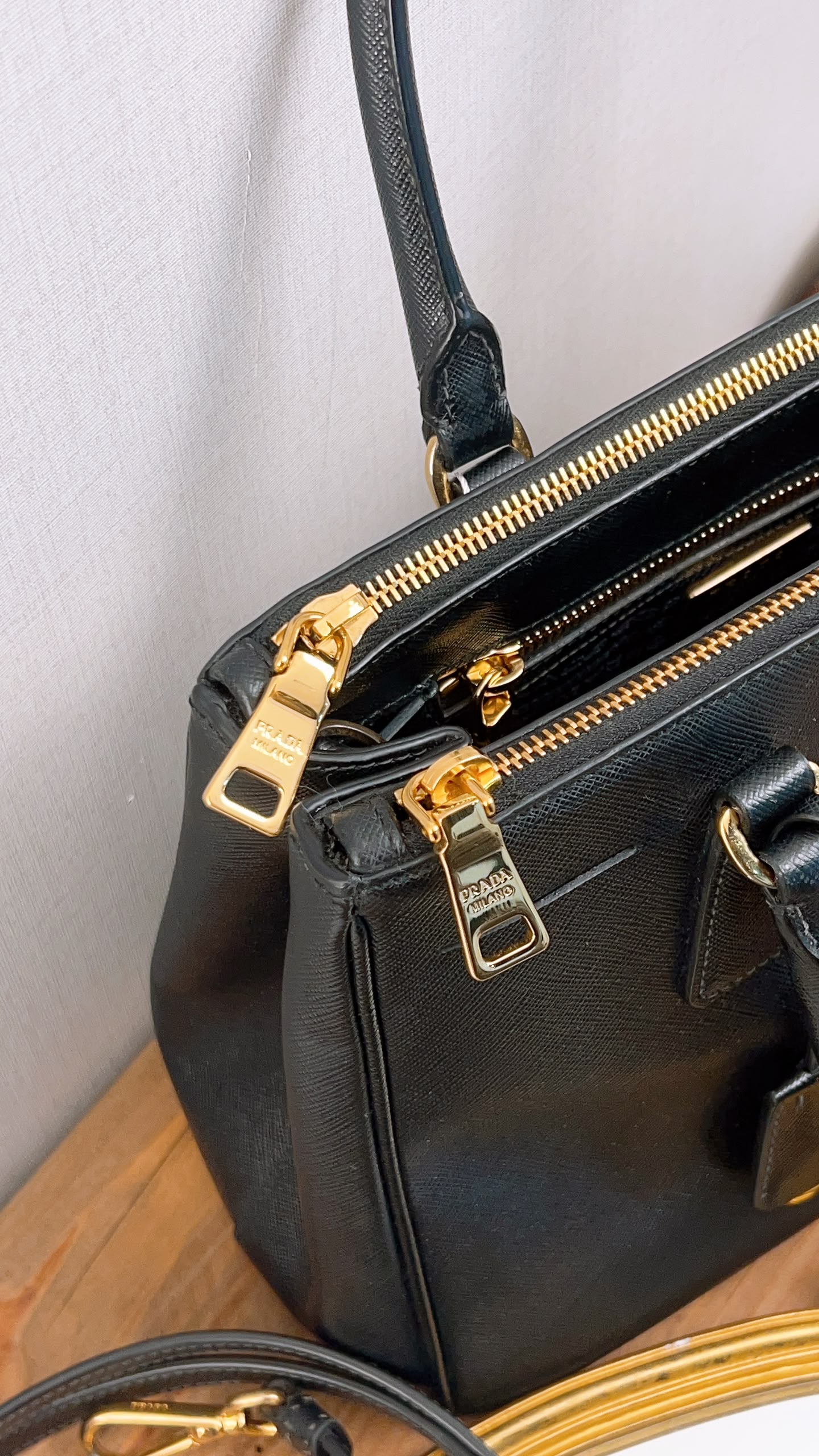 Prada Black Saffiano Medium Galleria