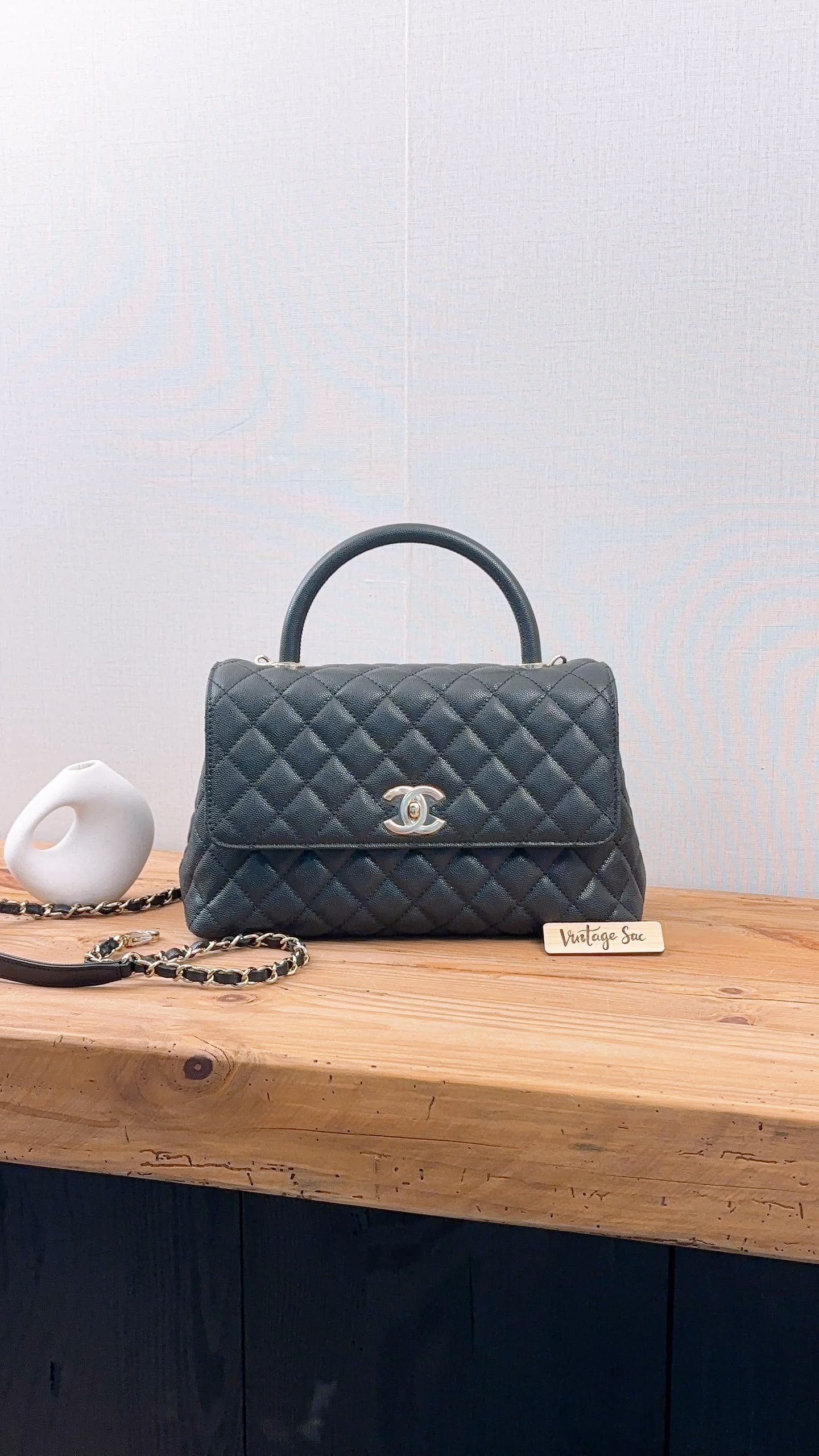 Chanel Black Caviar Medium Coco Handle (LGHW)