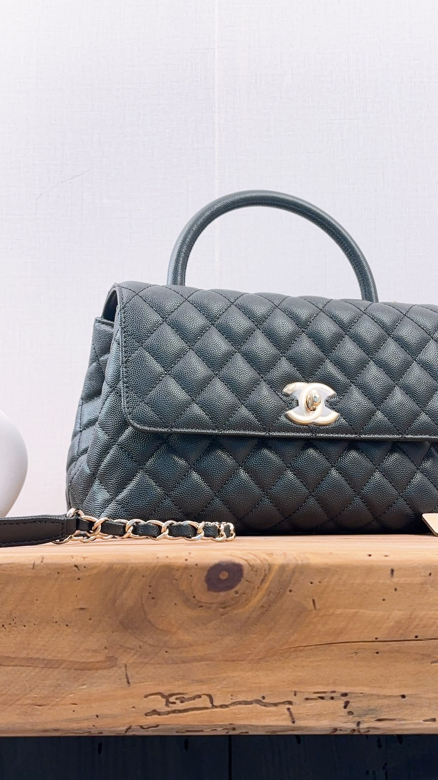 Chanel Black Caviar Medium Coco Handle (LGHW)