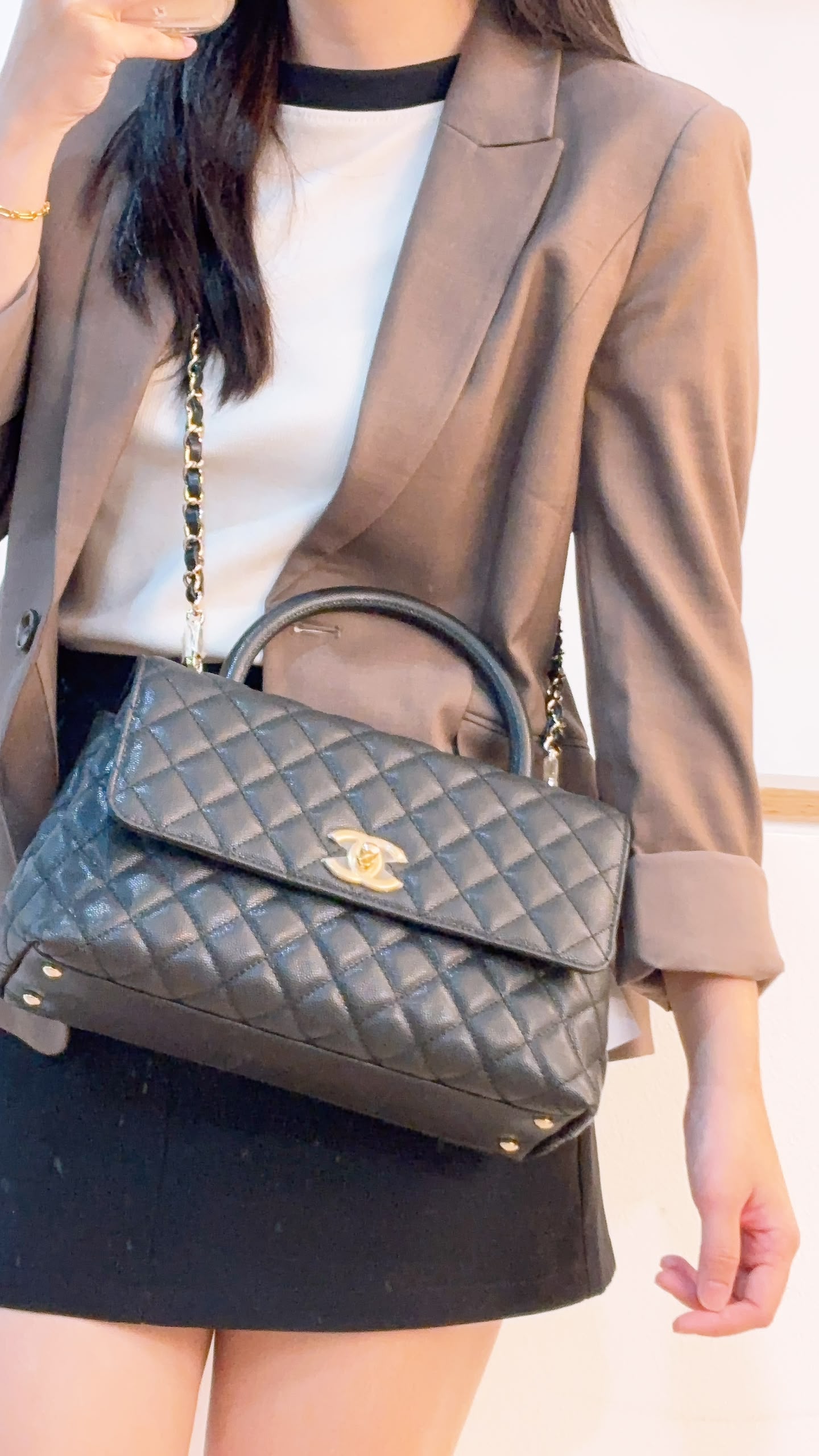 Chanel Black Caviar Medium Coco Handle (LGHW)