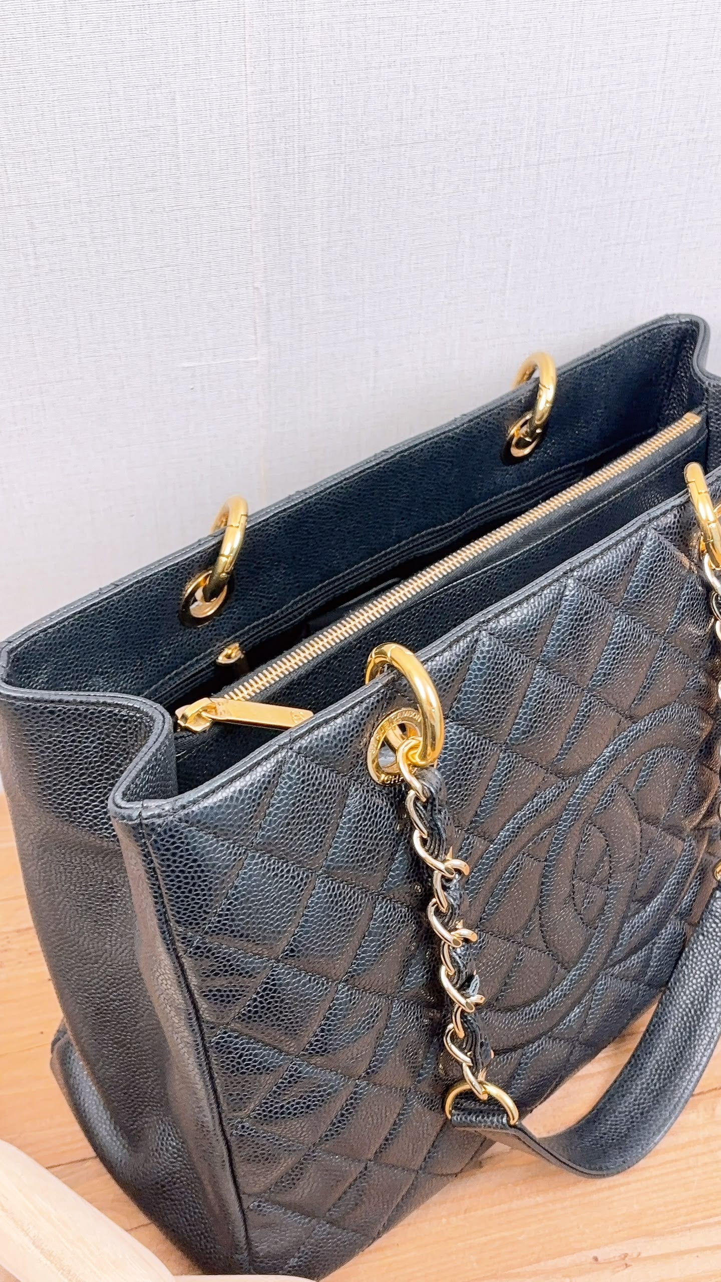 Chanel Black Caviar GST (GHW)