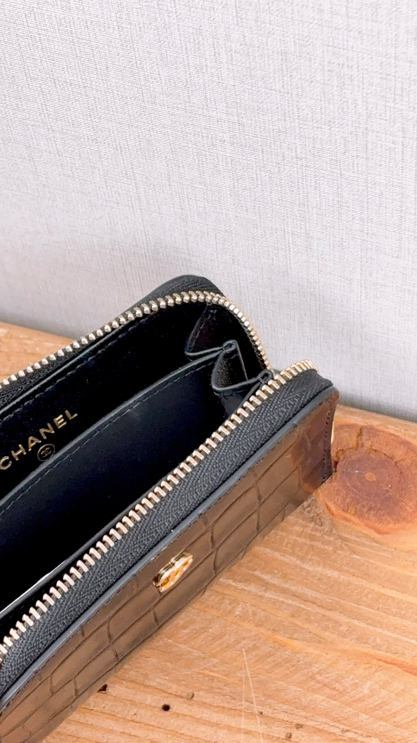 Chanel Black Croc Embossed Zippy Card Holder (GHW)