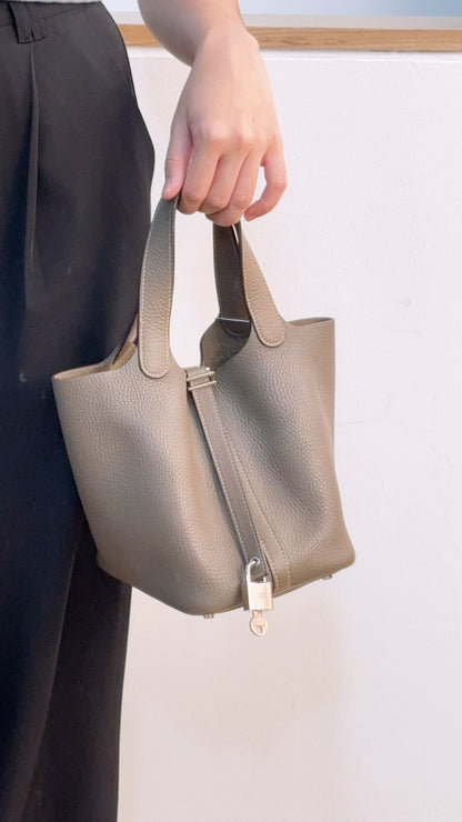 Hermes Etoupe Picotin 18 (PHW)