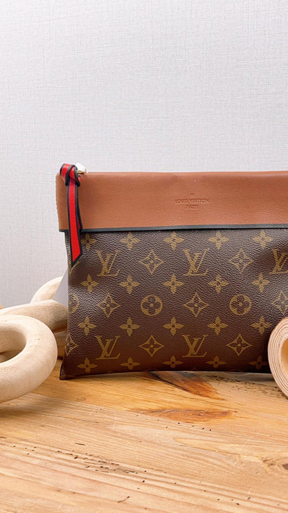 LV Monogram Caramel Tuilerie Pochette