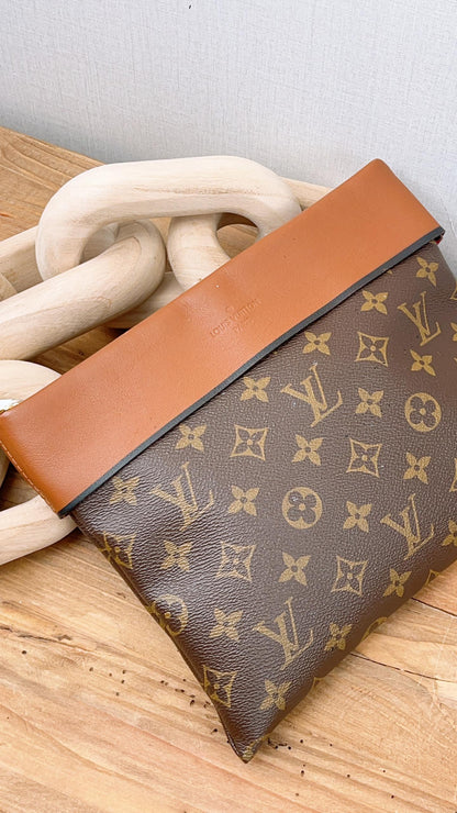 LV Monogram Caramel Tuilerie Pochette
