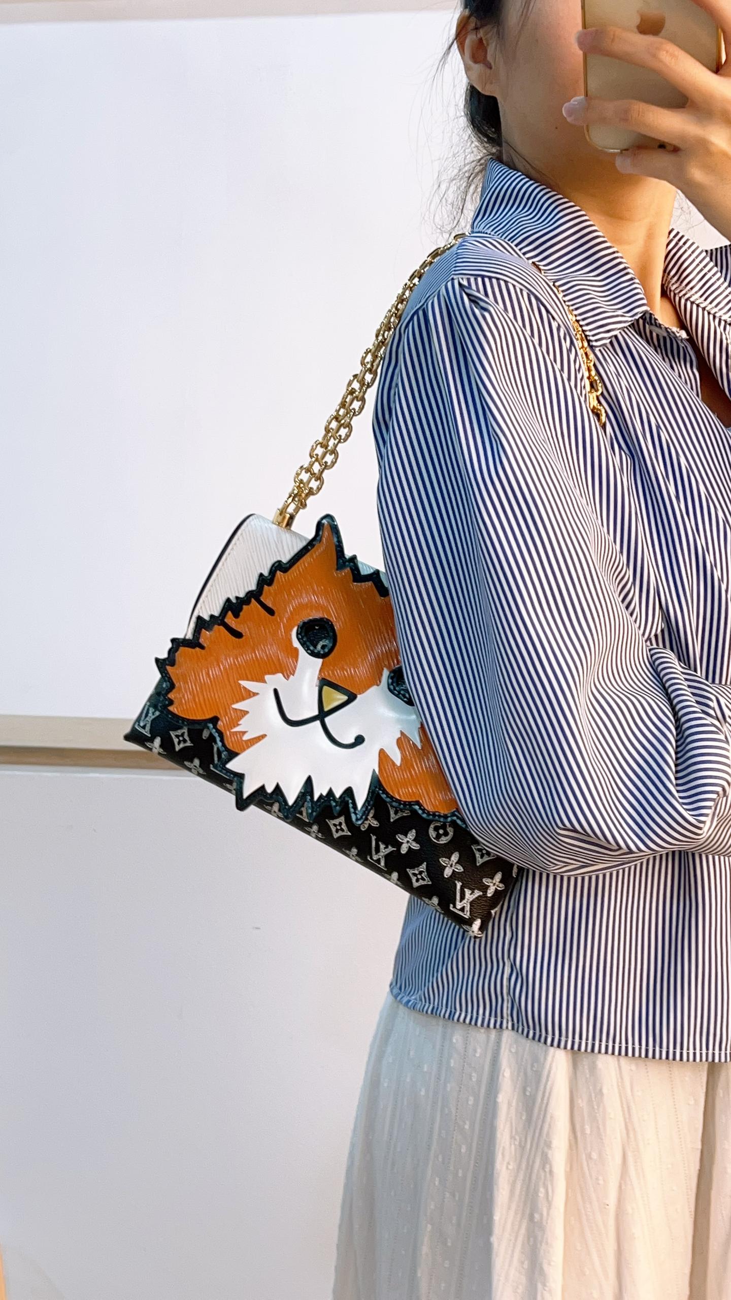 LV Epi Grace Coddington Catgram Shoulder Bag