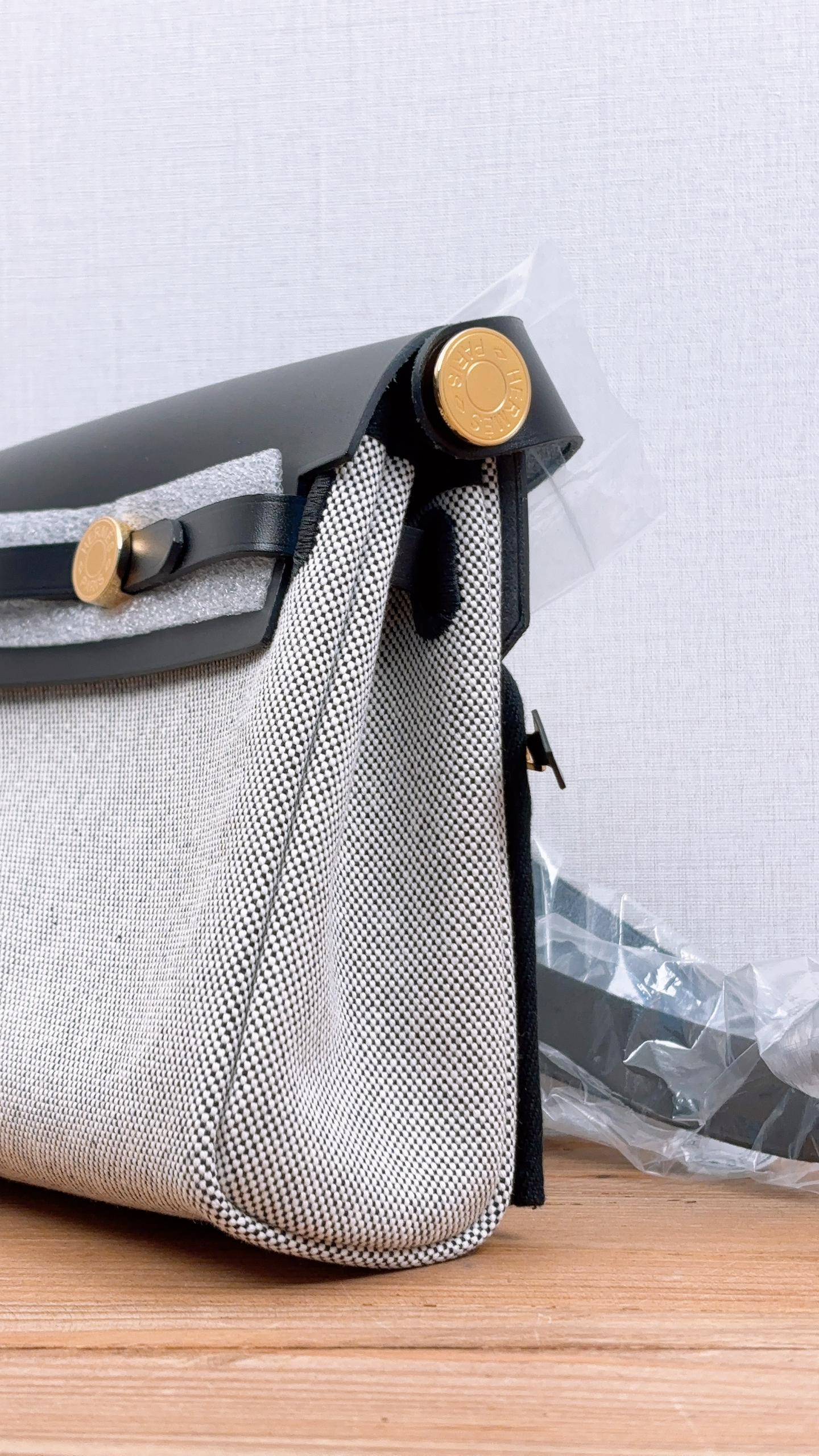 Hermes Noir / Ecru Herbag Zip 20 (GHW)
