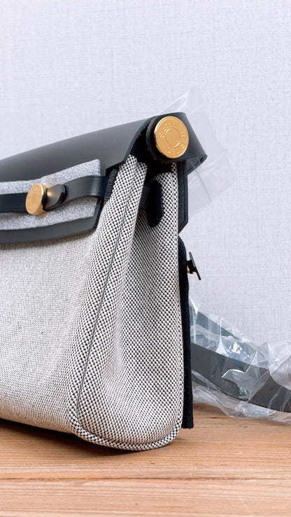 Hermes Noir / Ecru Herbag Zip 20 (GHW)