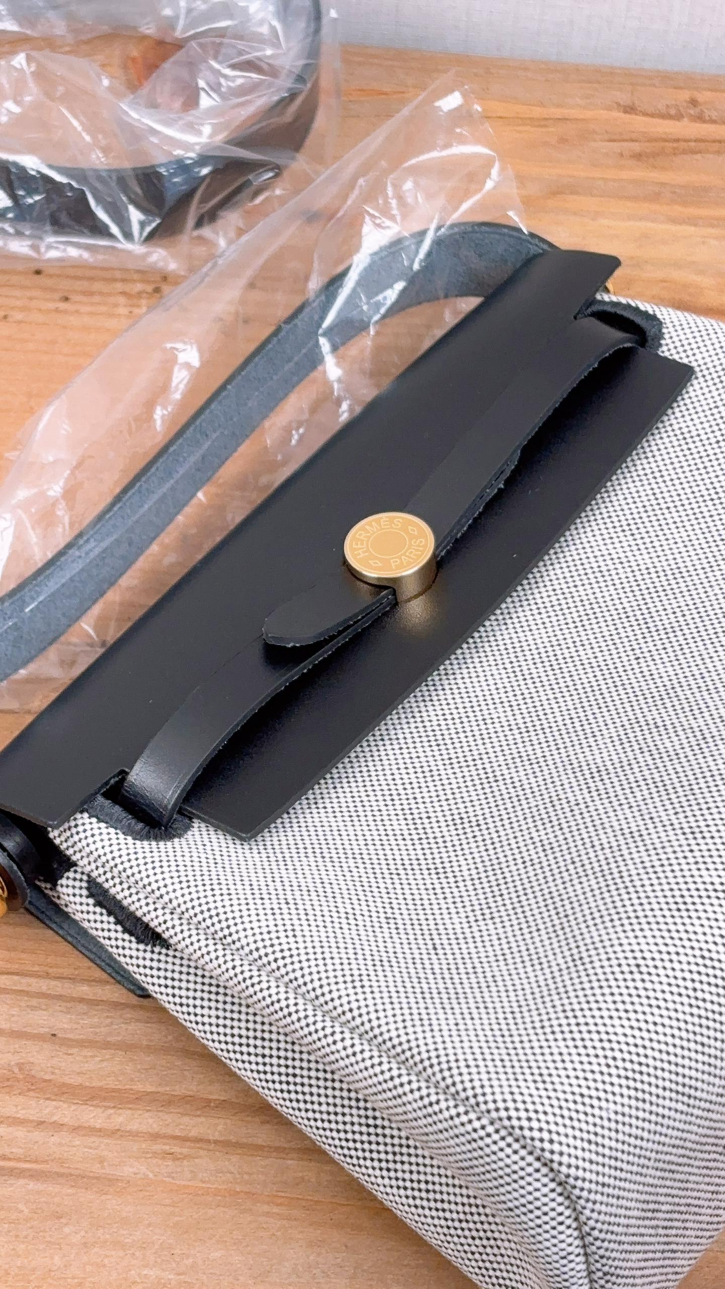 Hermes Noir / Ecru Herbag Zip 20 (GHW)