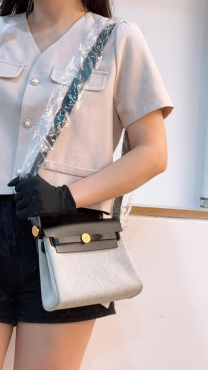 Hermes Noir / Ecru Herbag Zip 20 (GHW)