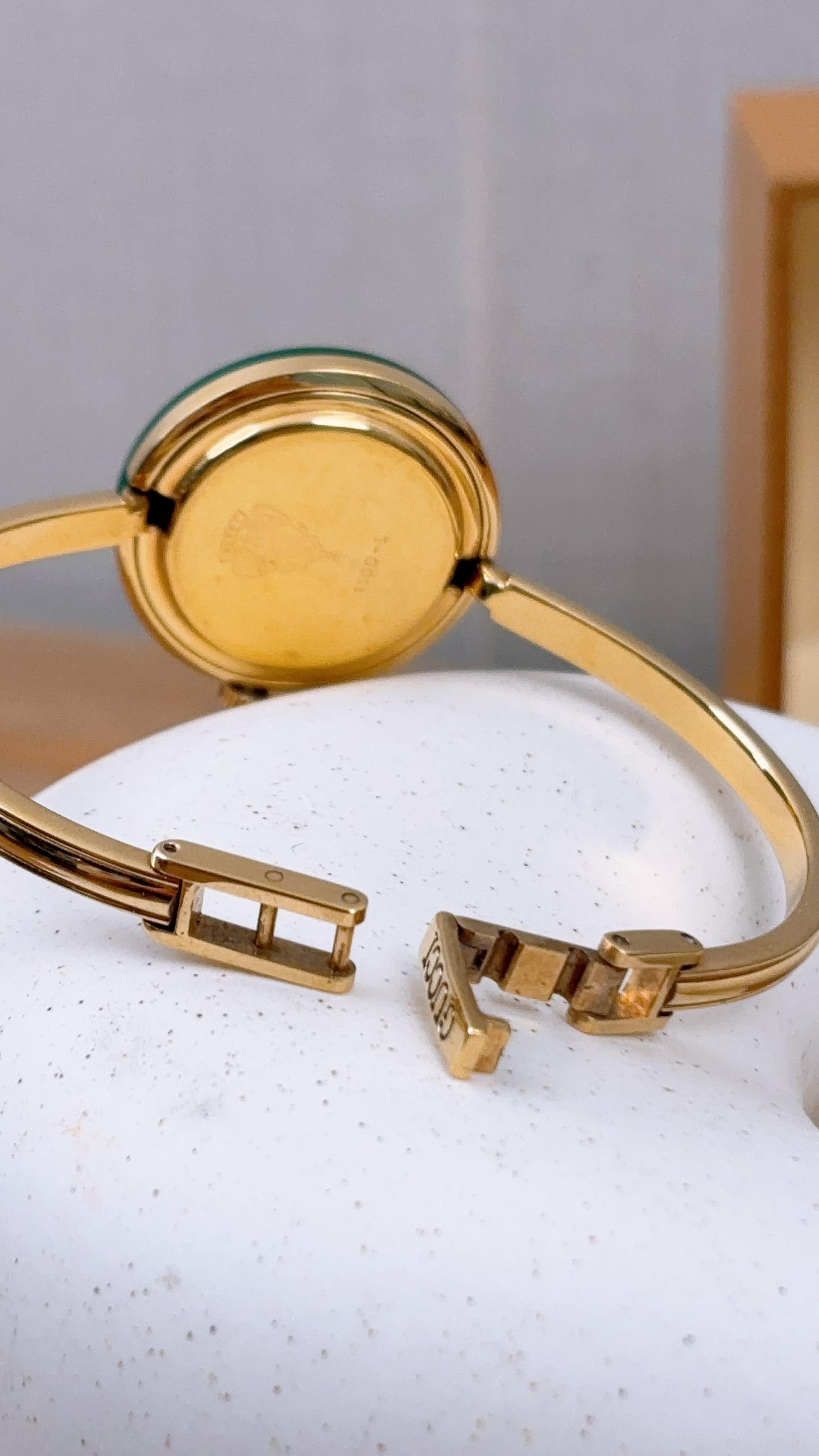 Gold Vintage 1100L Interchangeable Bezel Quartz Watch