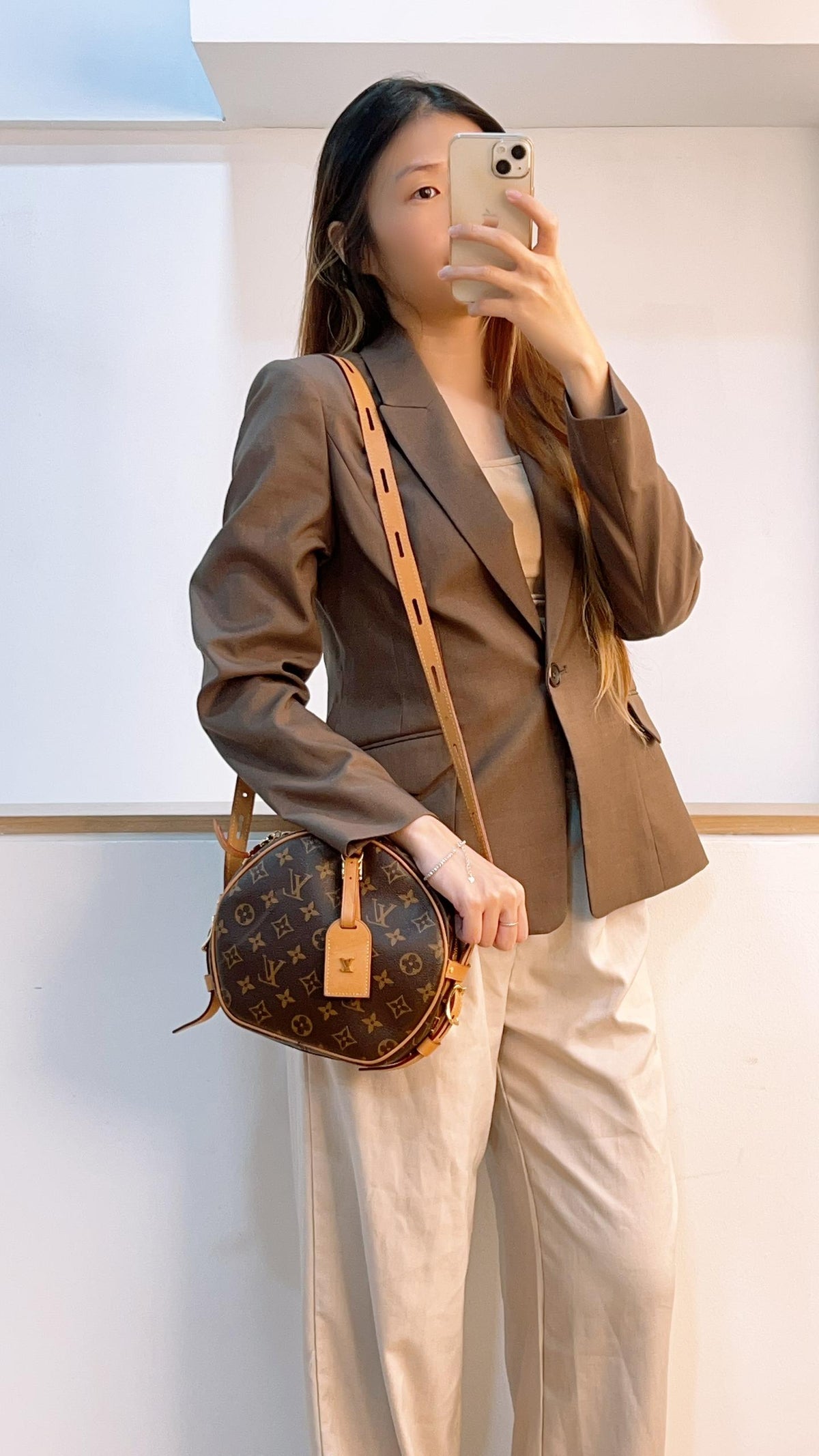 LV Monogram Boite Chapeau Souple MM