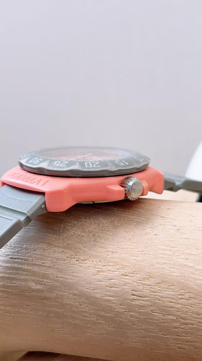 Tag Heuer Pink / Grey Formula 1 Quartz 28mm Watch