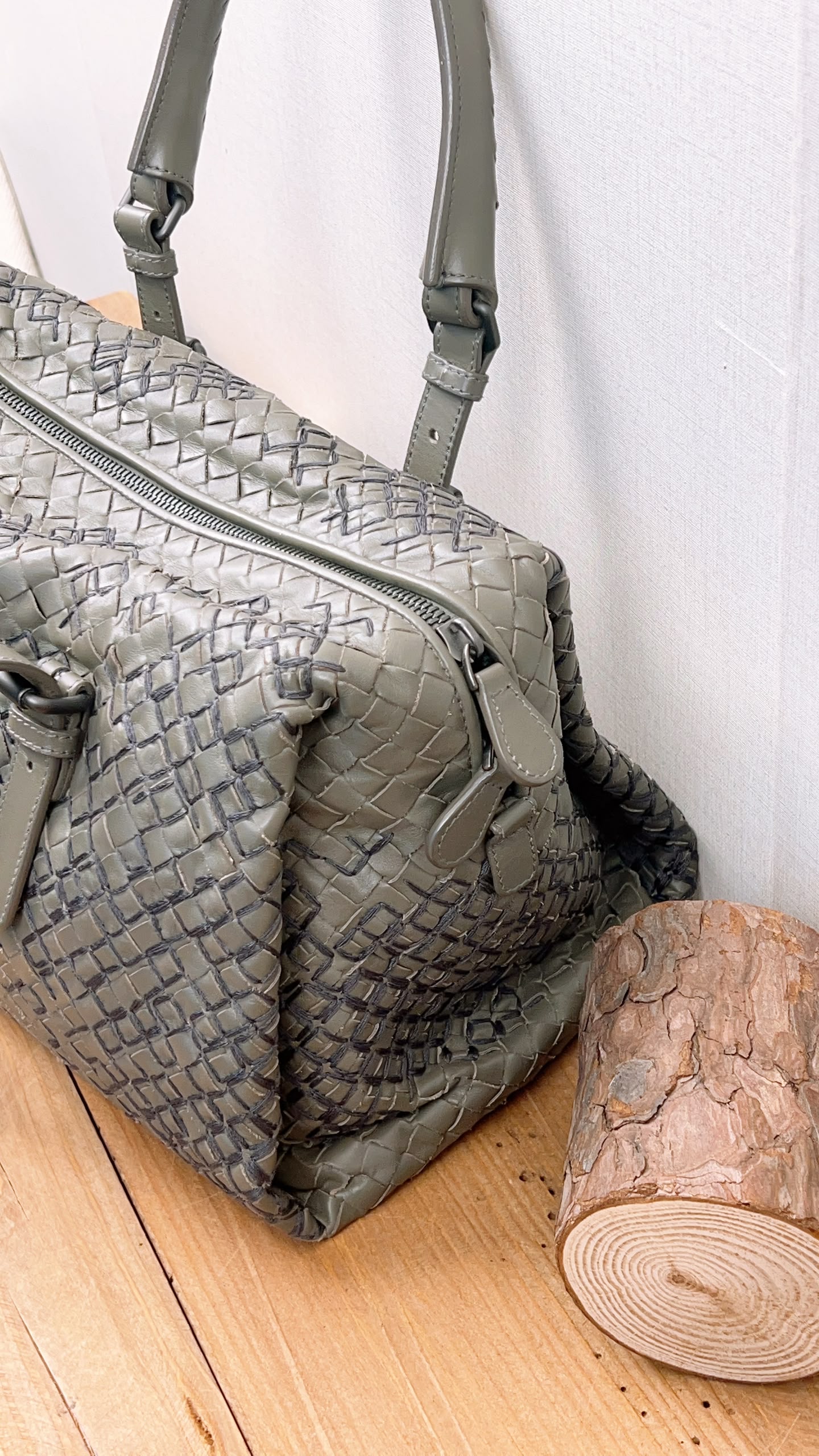 BV Khaki Intrecciato Boston Bag