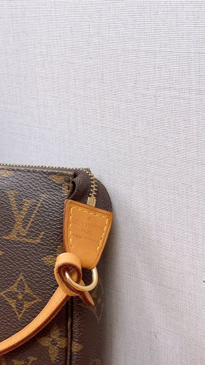 LV Monogram Pochette