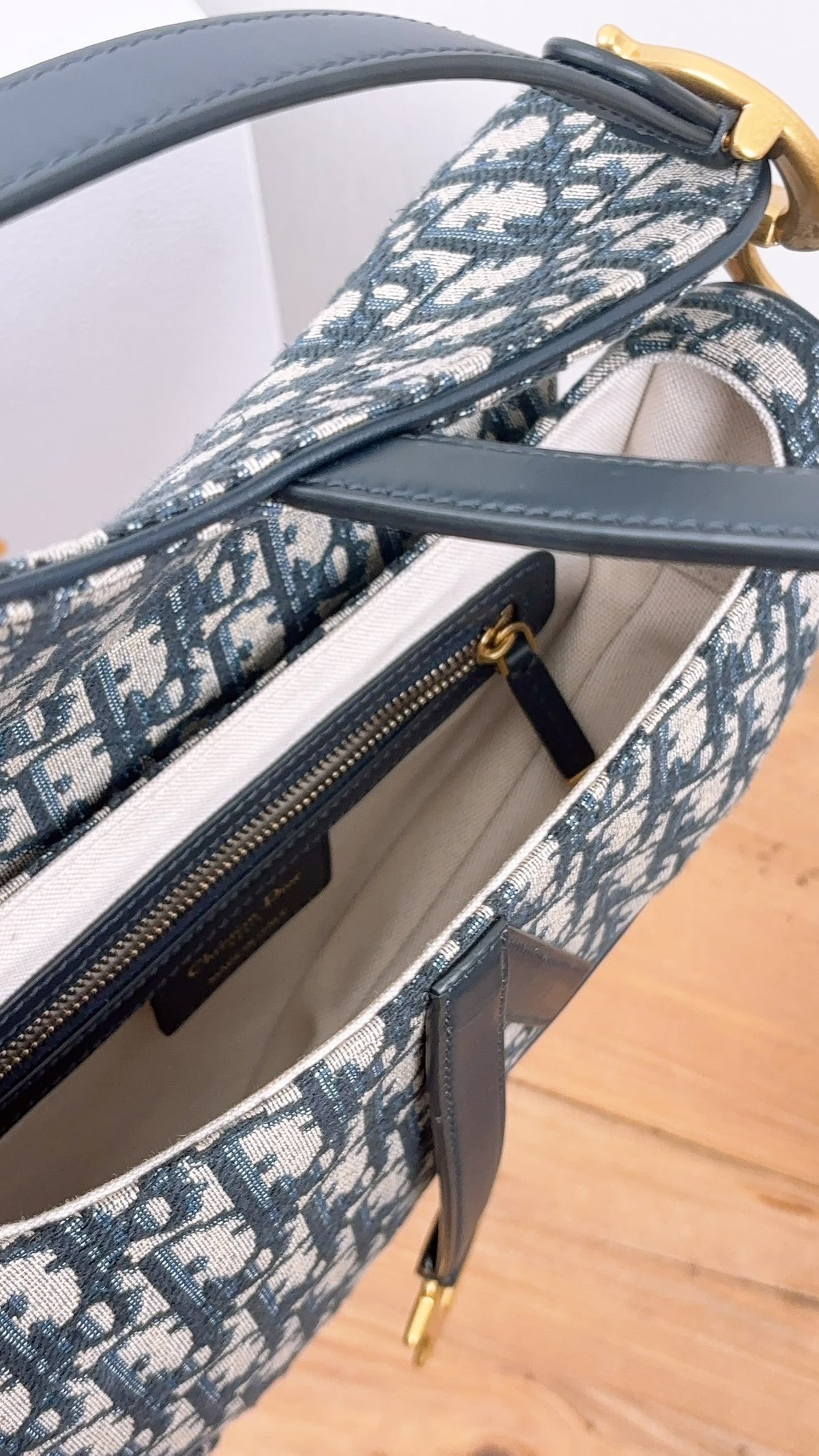 Dior Navy Oblique Medium Saddle w Strap
