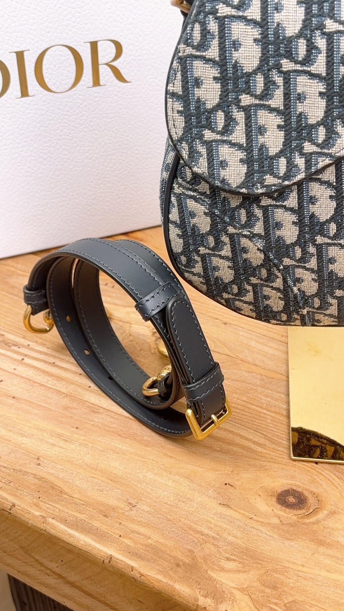 Dior Navy Oblique Medium Saddle w Strap
