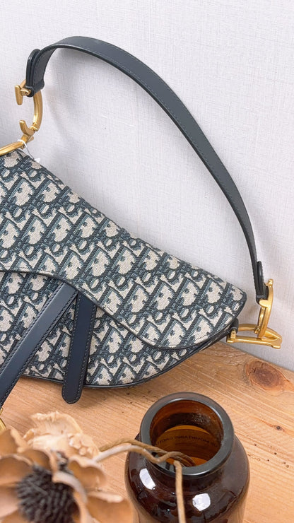 Dior Navy Oblique Medium Saddle w Strap