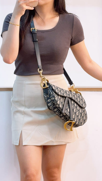 Dior Navy Oblique Medium Saddle w Strap