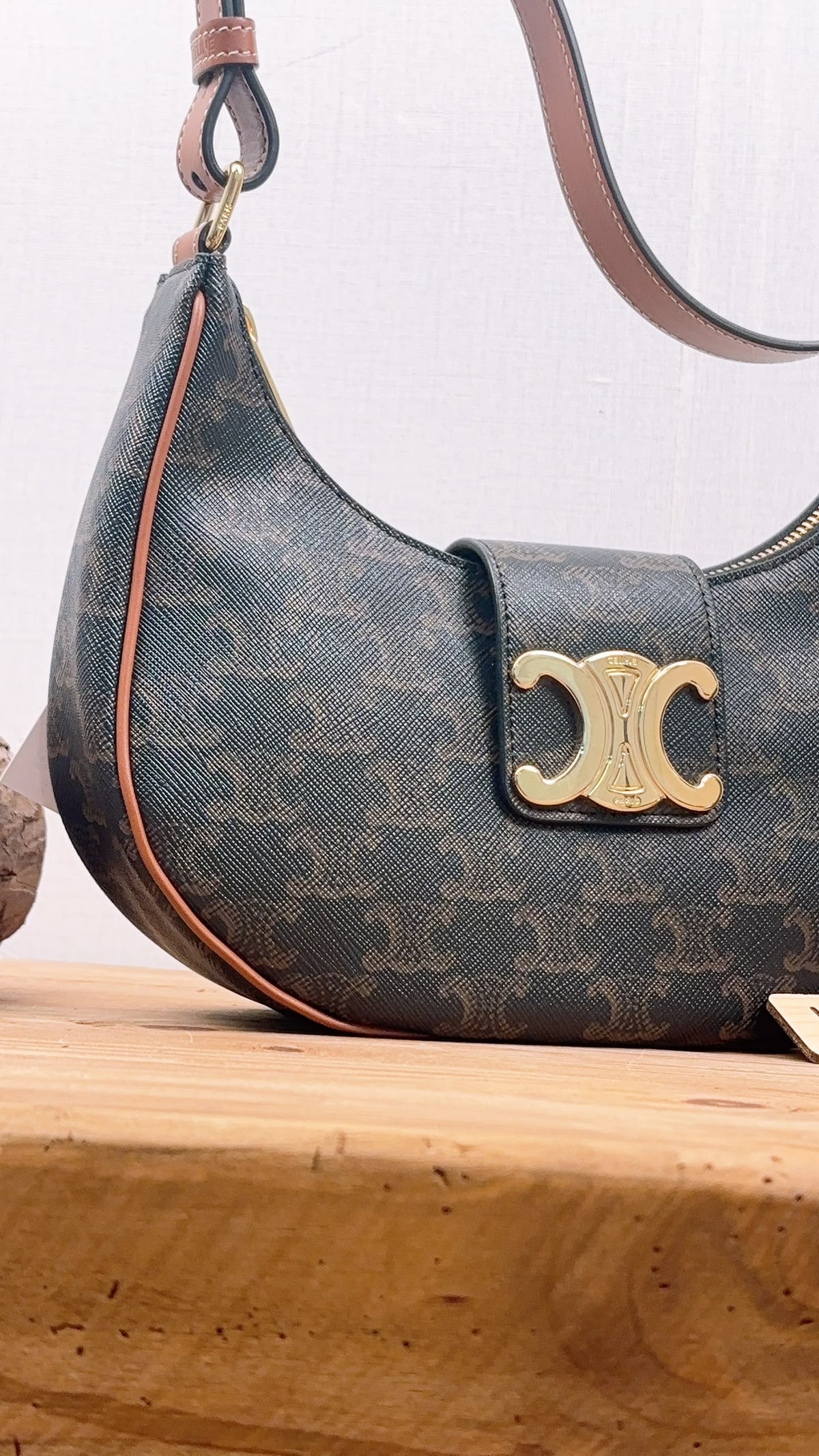 Celine Triomphe Medium Ava