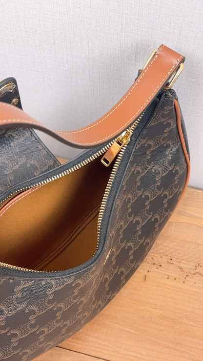 Celine Triomphe Medium Ava