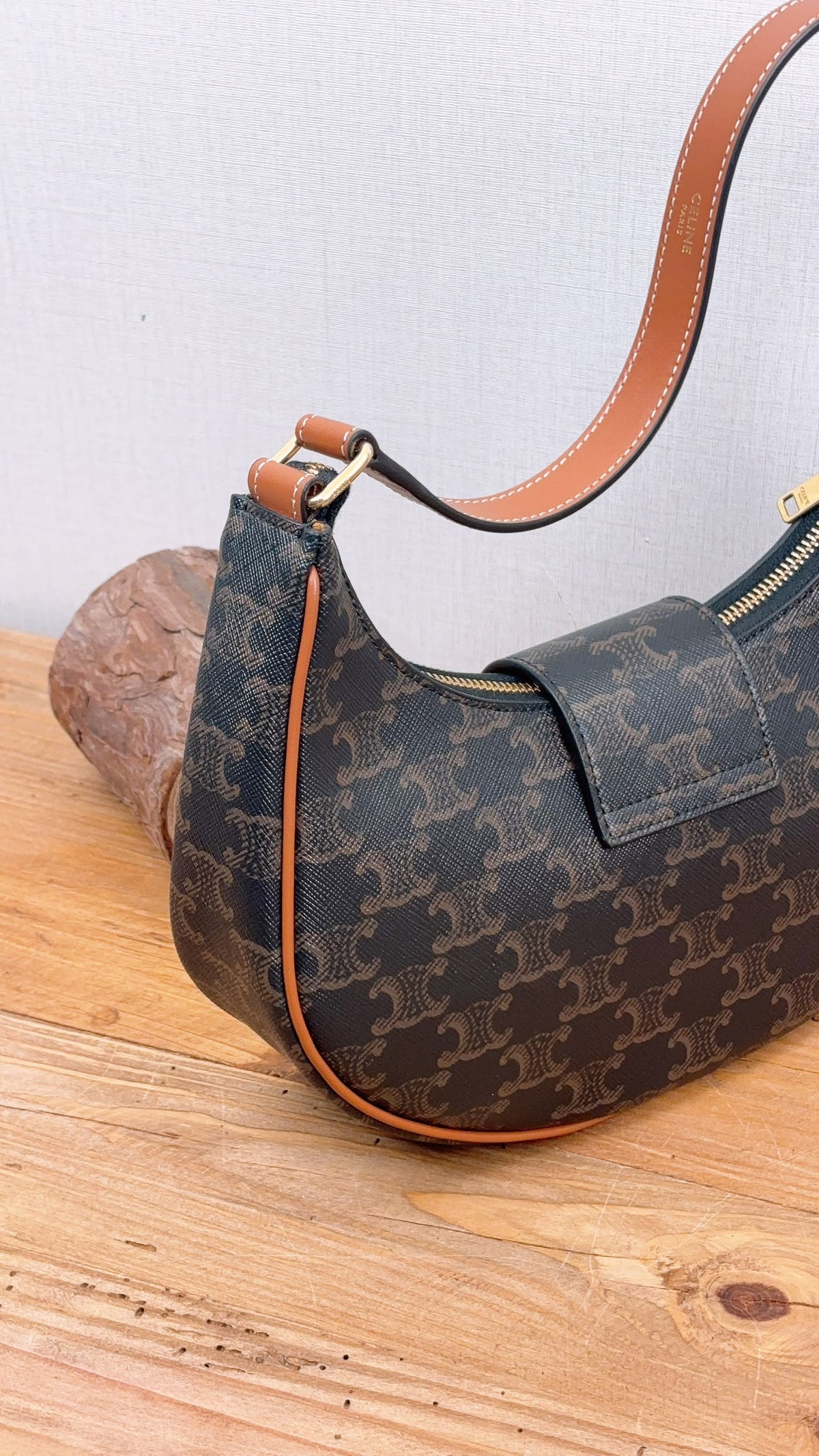 Celine Triomphe Medium Ava