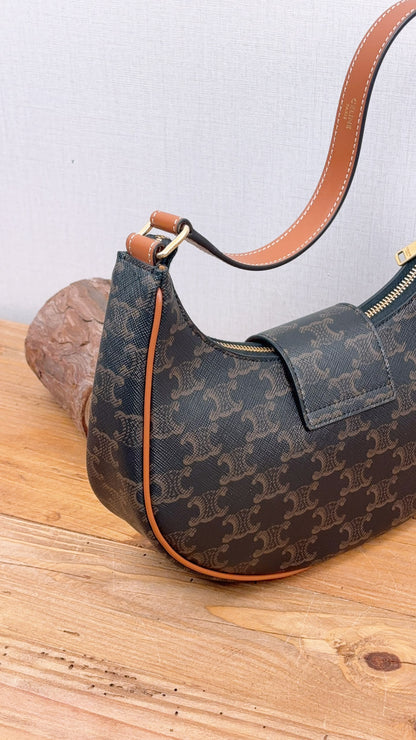 Celine Triomphe Medium Ava