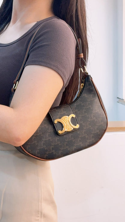 Celine Triomphe Medium Ava