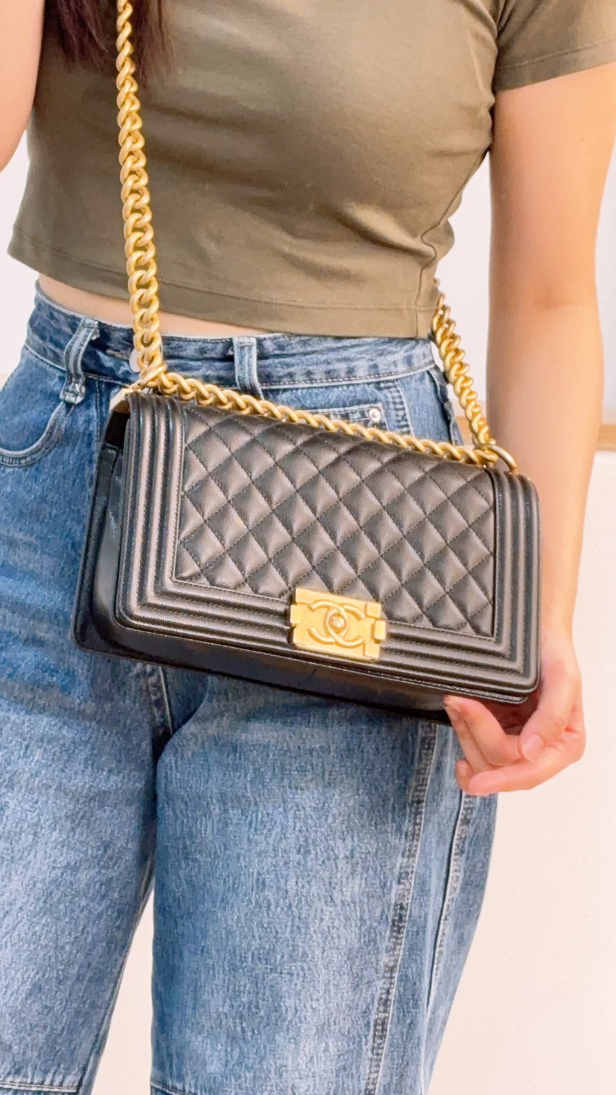 Chanel Black Caviar Old Medium Boy (GHW)
