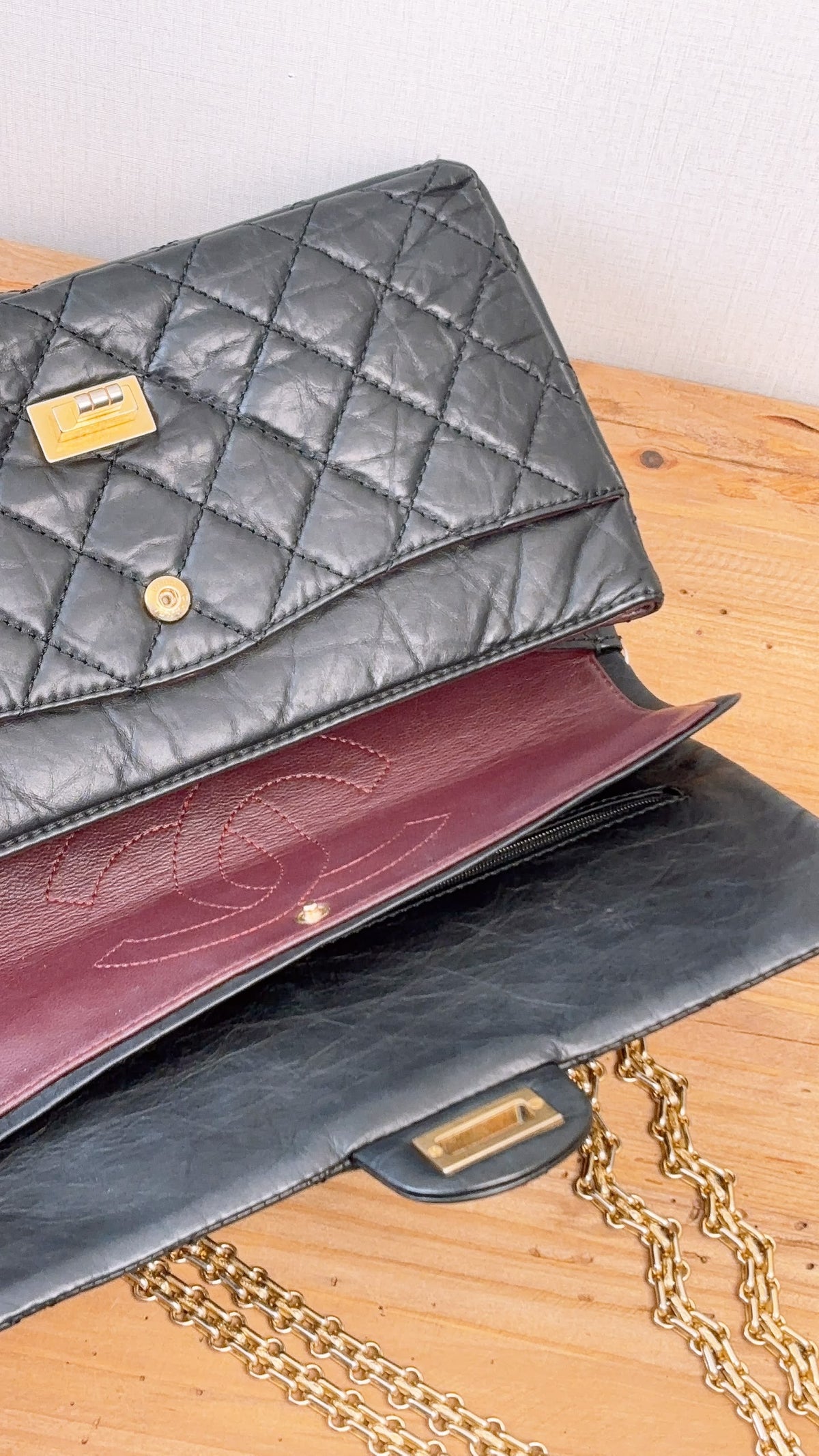 Chanel Black Aged Calfskin 2.55 226 (GHW)