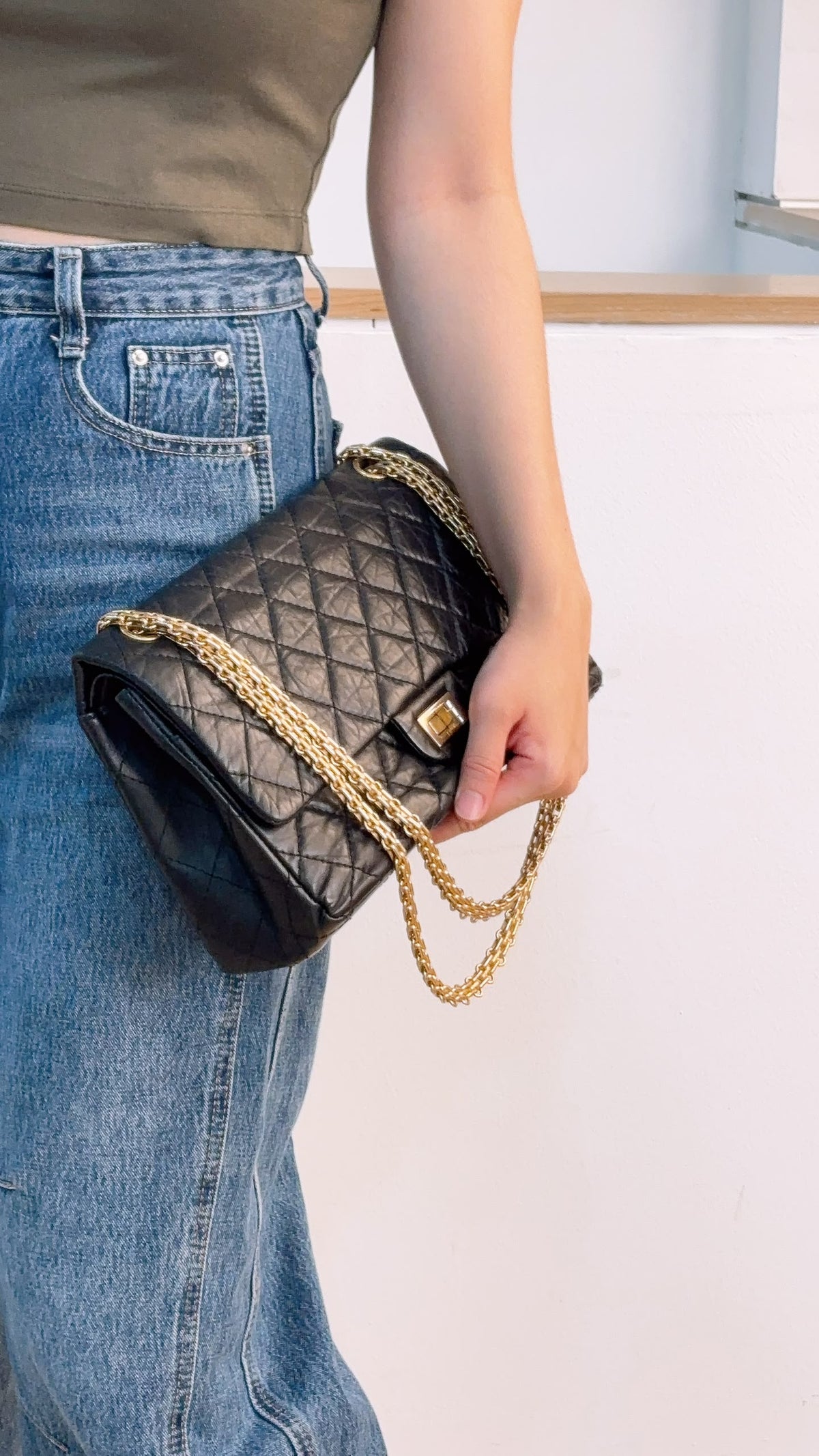 Chanel Black Aged Calfskin 2.55 226 (GHW)