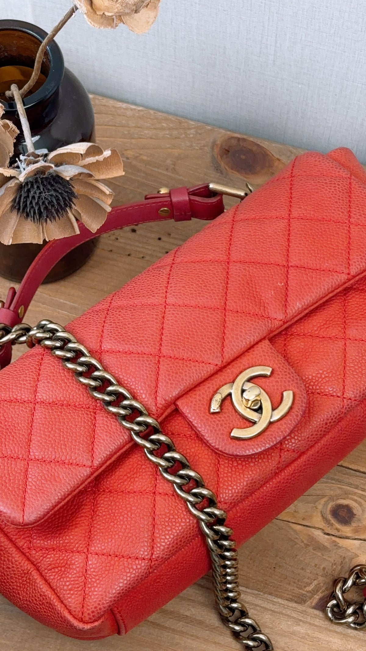 Chanel Red Matte Caviar Medium Chic Flap (AGHW)