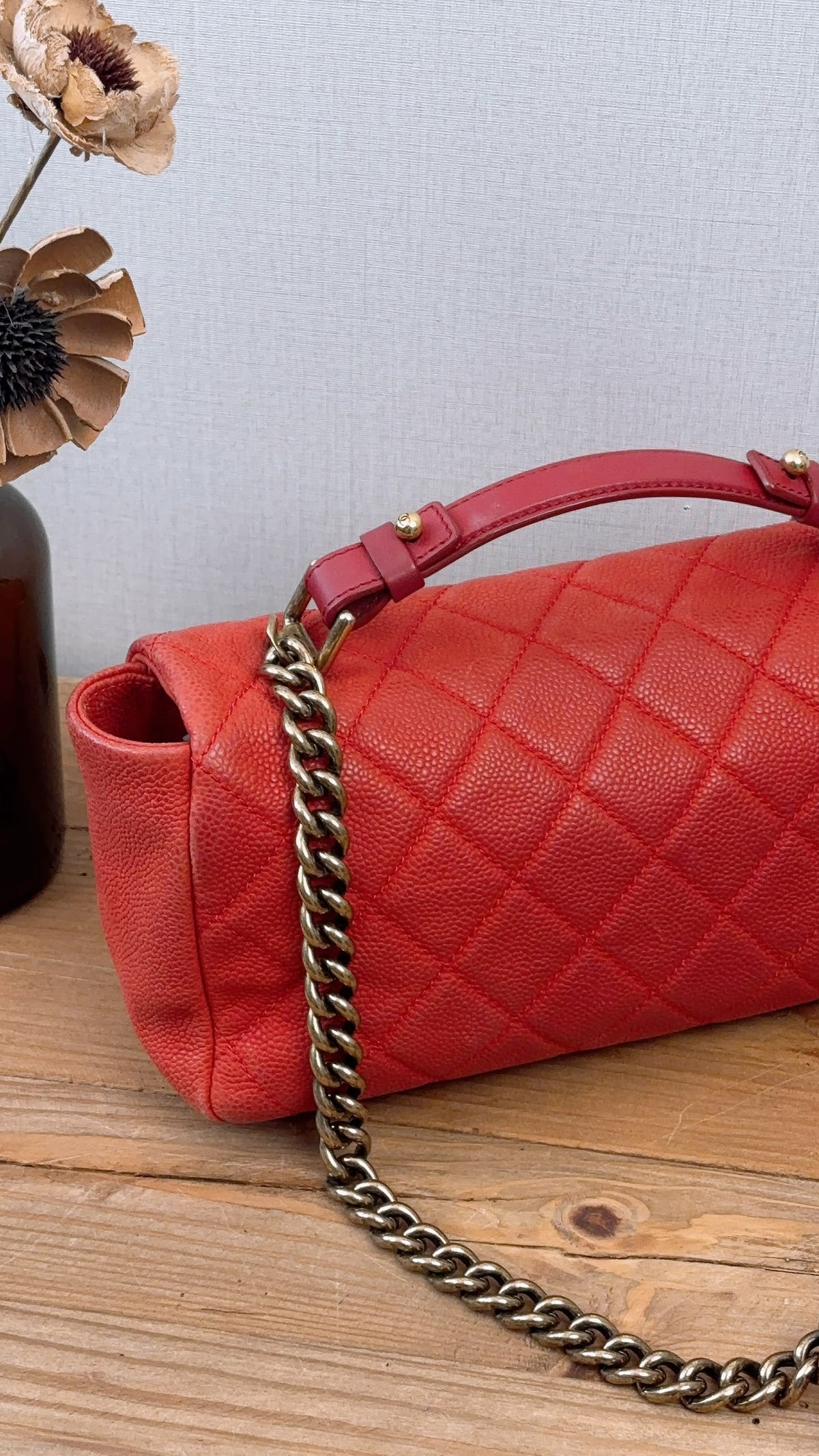 Chanel Red Matte Caviar Medium Chic Flap (AGHW)