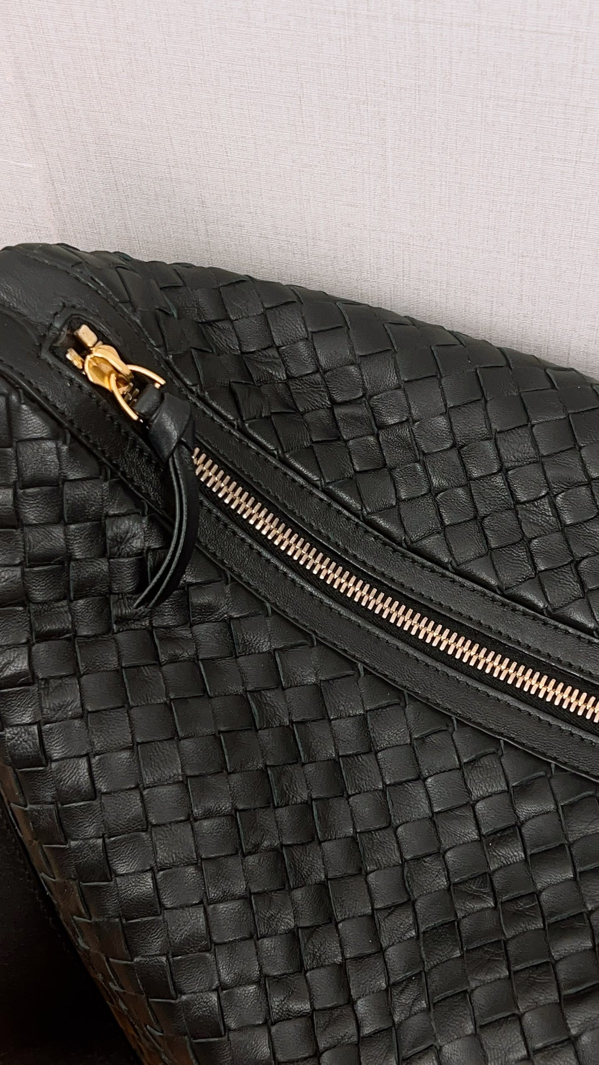 BV Black Intrecciato Hobo