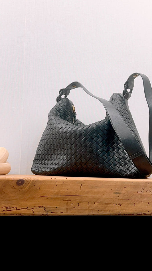 BV Black Intrecciato Hobo