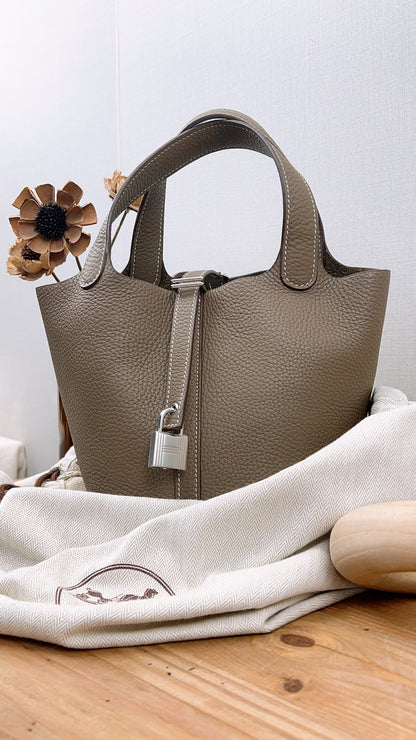 Hermes Etoupe Picotin 18 (PHW)