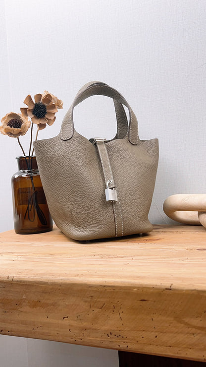 Hermes Etoupe Picotin 18 (PHW)